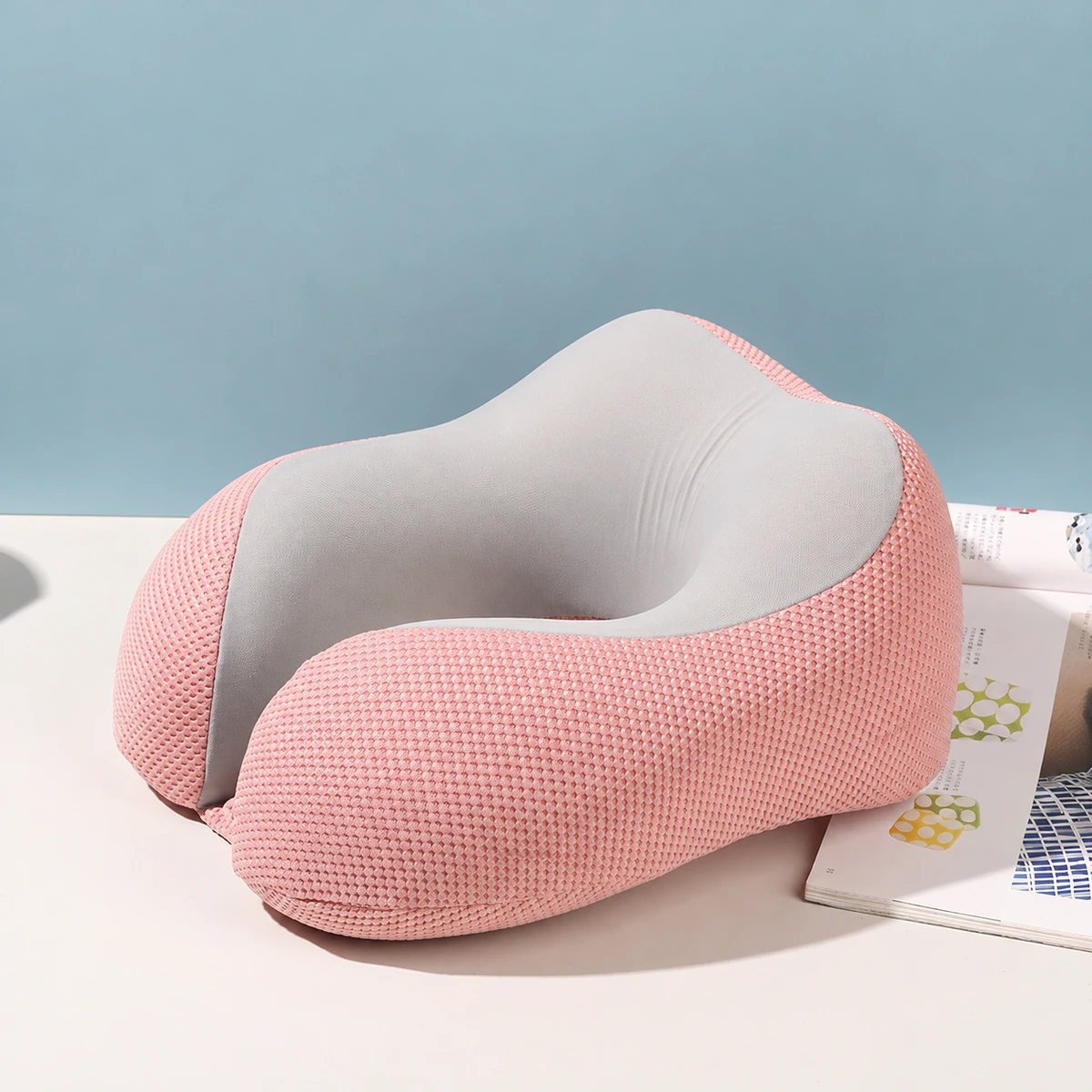 Heart-Pattern U-Shaped Neck Pillow 10058 — product image 1